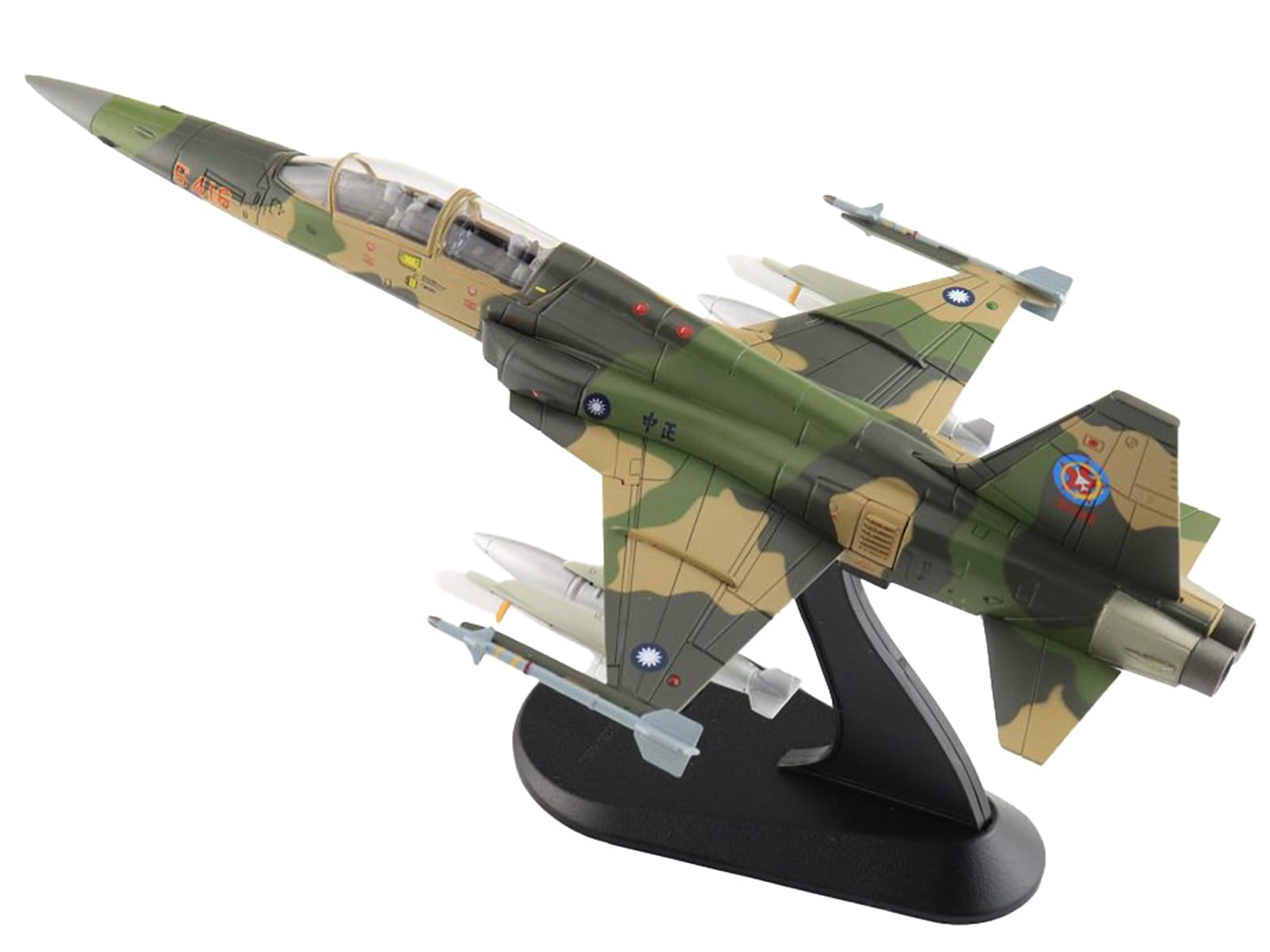 Northrop F-5F Tiger II Aircraft "46th Aggressor Squadron 7th Flight Training Wing" Republic of China Air Force "Air Power Series" 1/72 Diecast Model by Hobby Master - Image 3