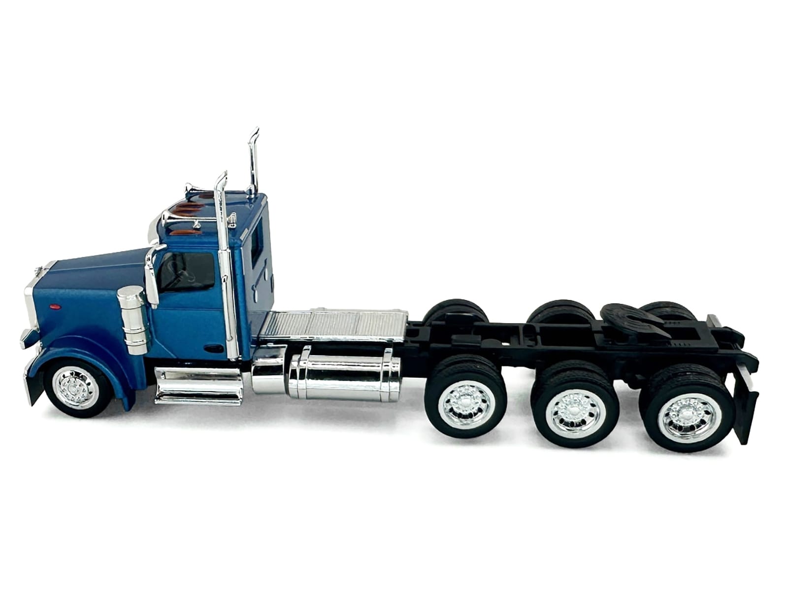 Peterbilt 589 3-Axel Day Cab Blue Metallic 1/87 (HO) Plastic Model Car by HO Logistics - Image 2