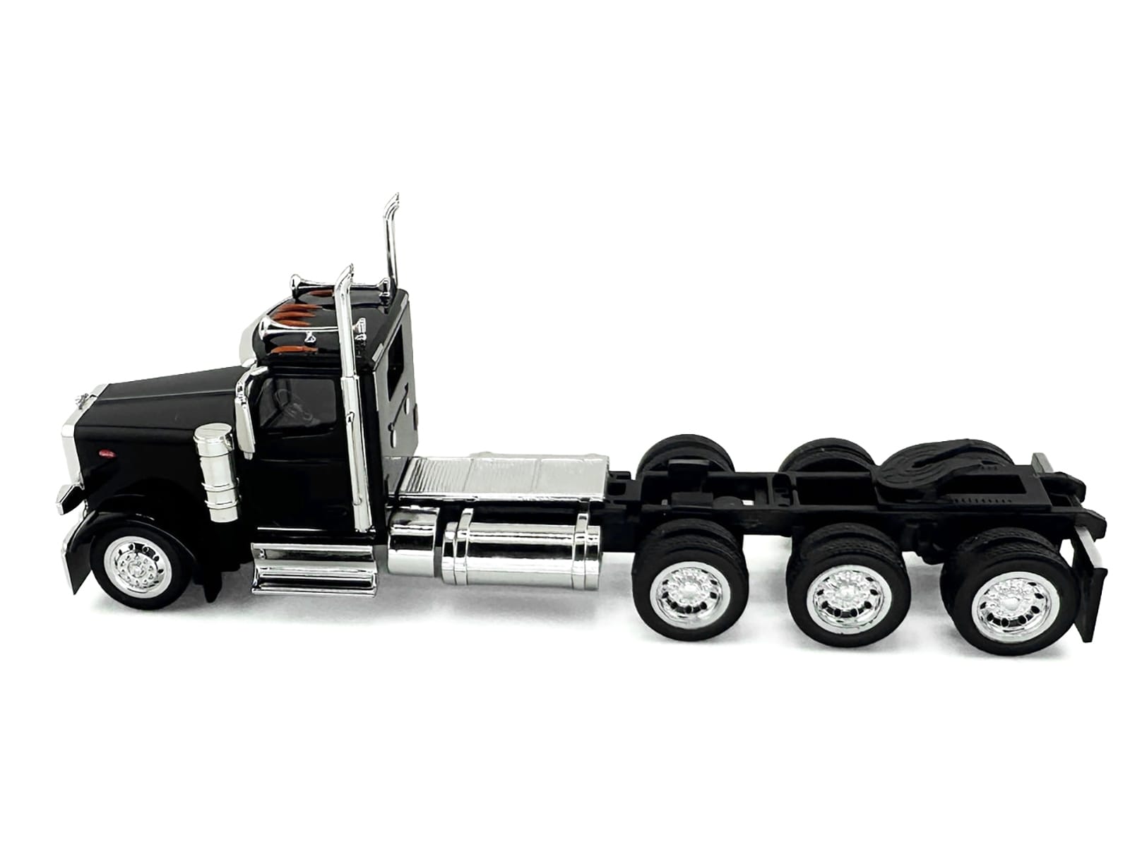 Peterbilt 589 3-Axel Day Cab Black 1/87 (HO) Plastic Model Car by HO Logistics - Image 3