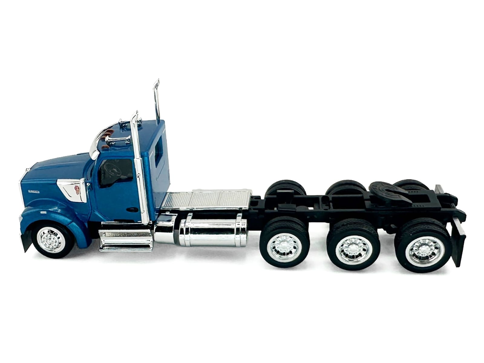 Kenworth W990 3-Axel Day Cab Blue Metallic 1/87 (HO) Plastic Model Car by HO Logistics - Image 2