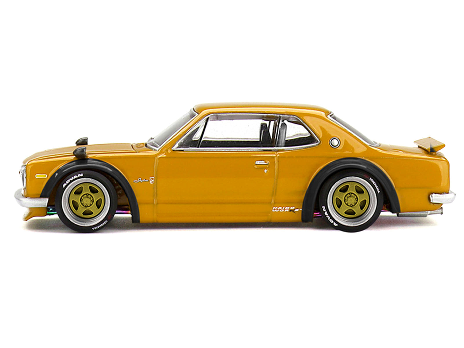Nissan Skyline 2000GT-R (KPGC10) RHD (Right Hand Drive) "Kaido Street V2" Yellow (Designed by Jun Imai) "Kaido House" Special 1/64 Diecast Model Car by Mini GT - Image 4