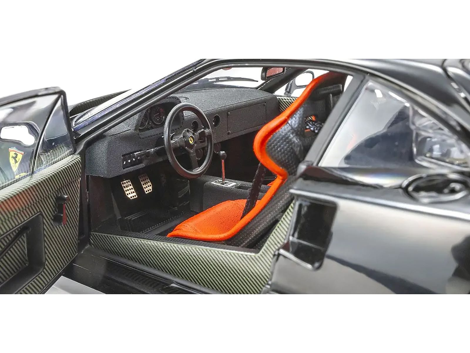 Ferrari F40 Black 1/18 Diecast Model Car by Kyosho - Image 4