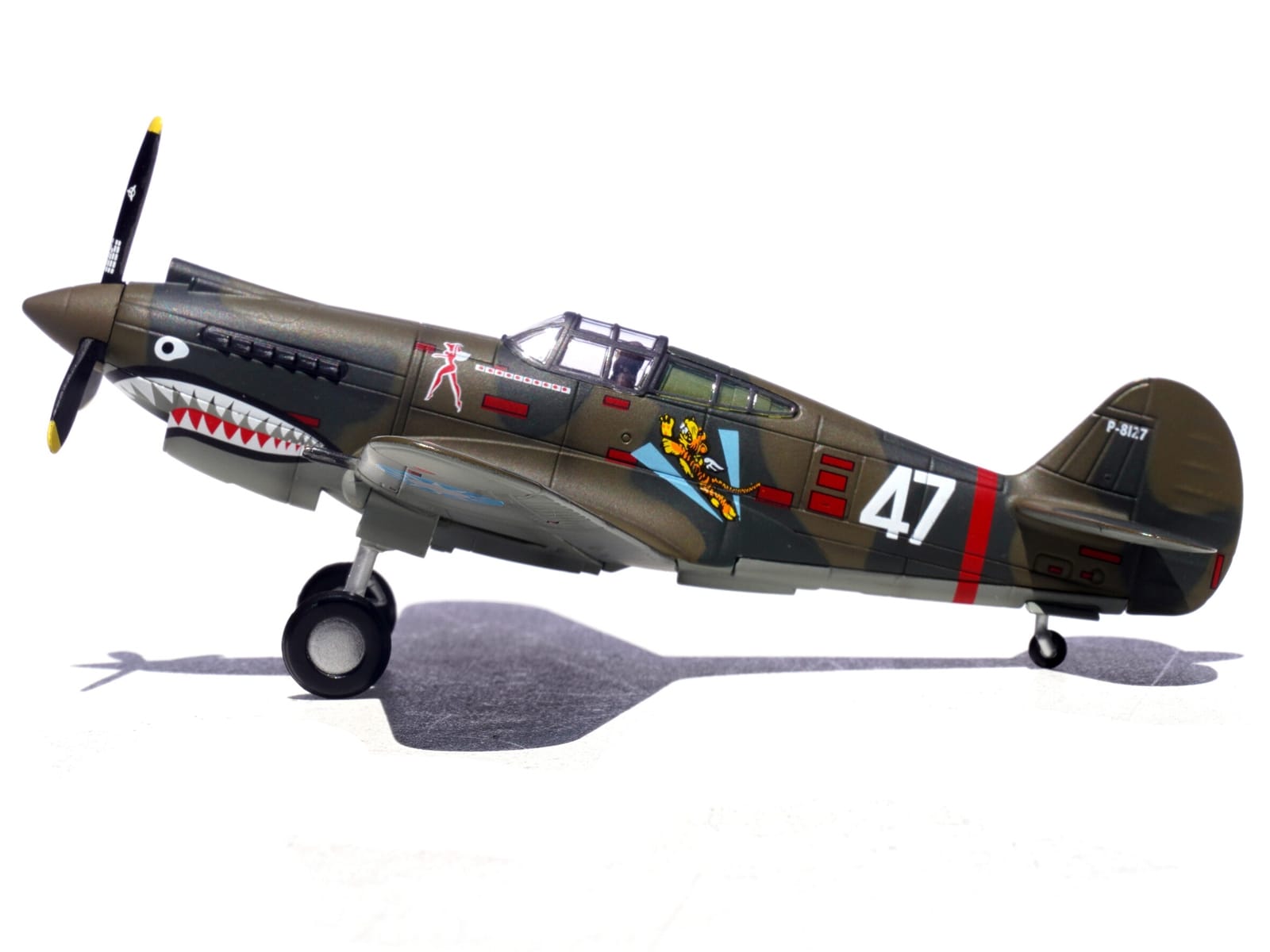 Curtiss P-40B/C Warhawk Fighter Aircraft "White 47 Robert T. Smith 3rd Squadron Hell's Angels Chinese Air Force Burma" (1942) 1st American Volunteer Group 1/72 Diecast Model Airplane by Legion - Image 2