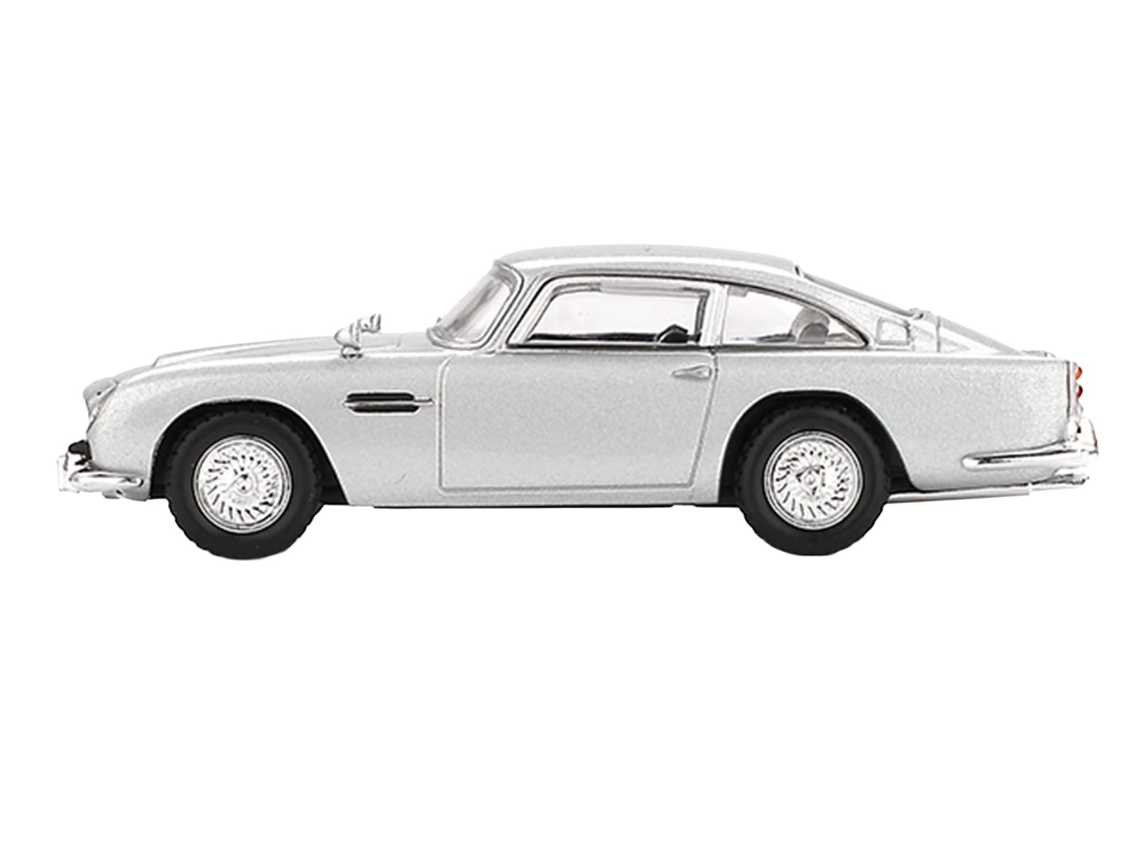 Aston Martin DB5 RHD (Right Hand Drive) Birch Silver Metallic (Damaged) 007 James Bond "Skyfall" (2012) Movie Limited Edition 1/64 Diecast Model Car by Mini GT - Image 3
