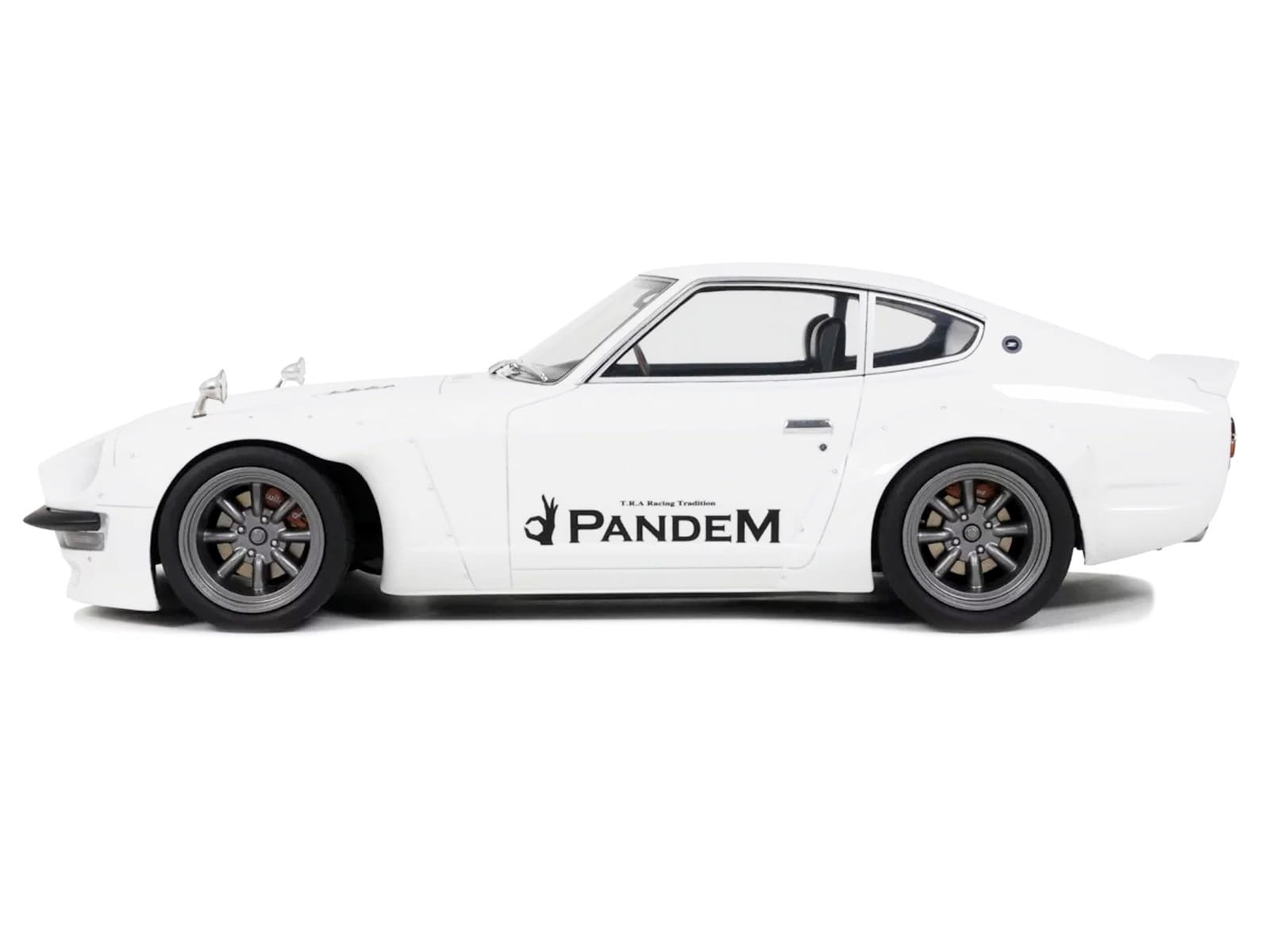 2015 Nissan PANDEM Fairlady Z RHD (Right Hand Drive) White Limited Edition to 2000 pieces Worldwide 1/18 Model Car by Otto Mobile - Image 4