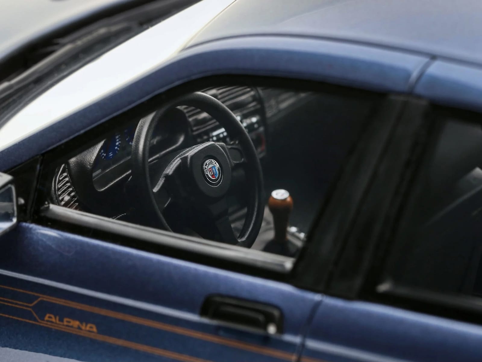 1992 BMW Alpina B6 2.8 Alpina Blue Metallic Limited Edition to 2500 pieces Worldwide 1/18 Model Car by Otto Mobile - Image 2