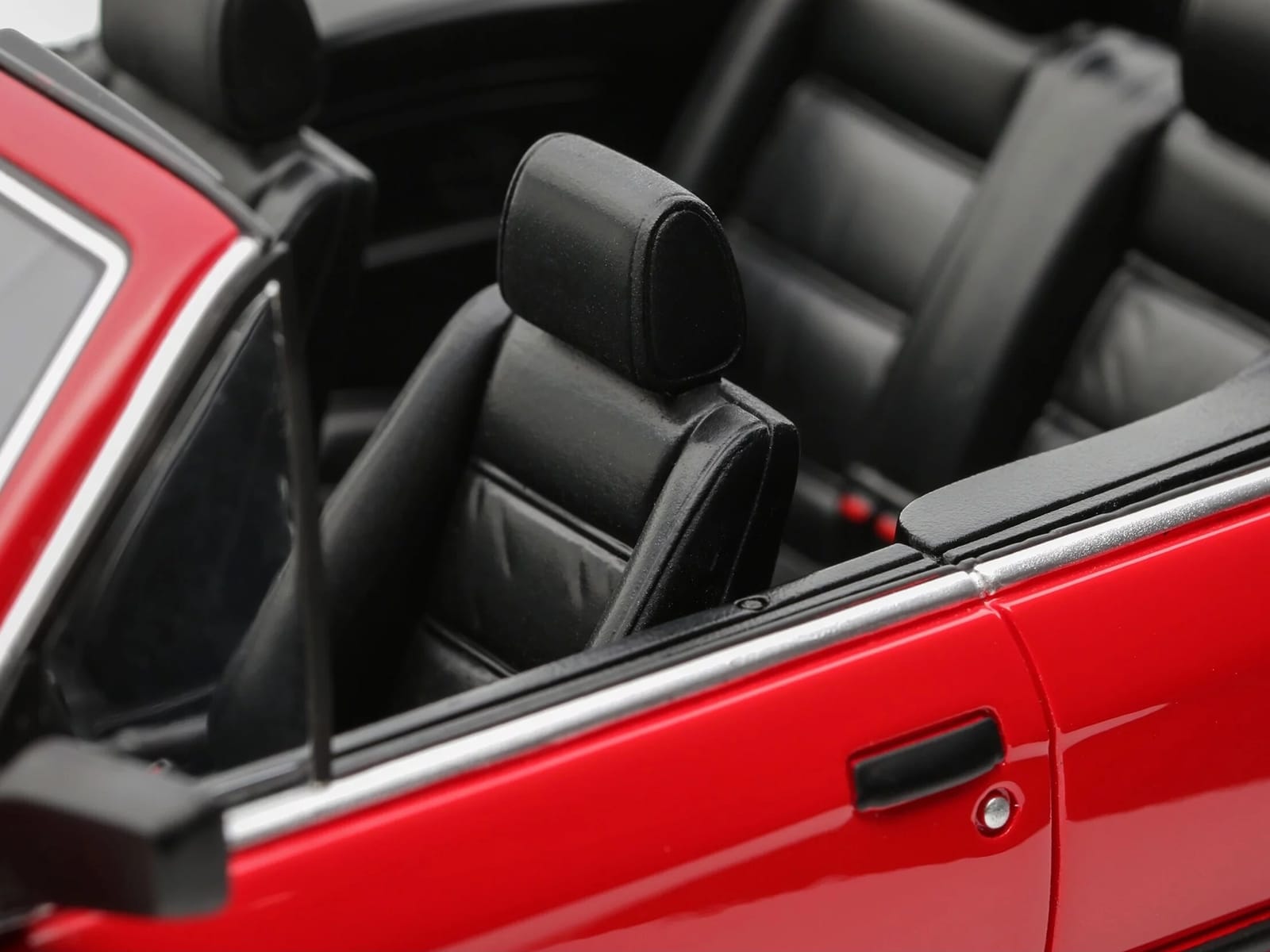 1986 BMW 325i Convertible Bright Red Limited Edition to 2000 pieces Worldwide 1/18 Model Car by Otto Mobile - Image 2