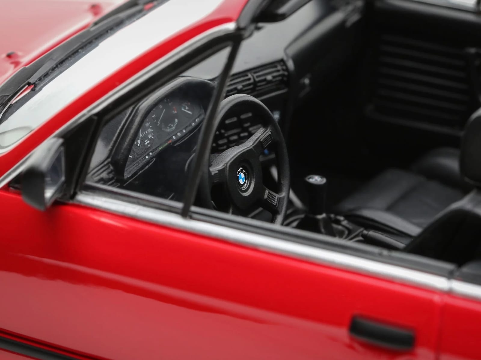 1986 BMW 325i Convertible Bright Red Limited Edition to 2000 pieces Worldwide 1/18 Model Car by Otto Mobile - Image 3