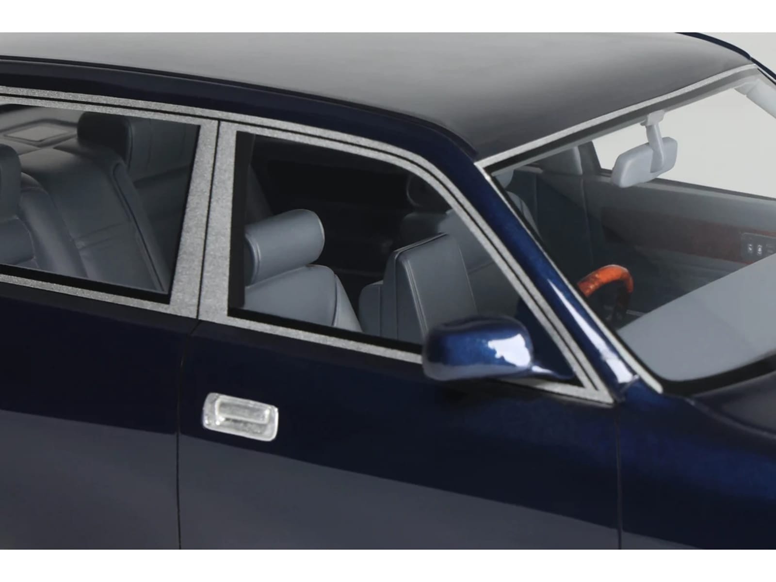 2008 Toyota Century V12 Stance RHD (Right Hand Drive) Blue Mica Limited Edition to 999 pieces Worldwide 1/18 Model Car by Otto Mobile - Image 3