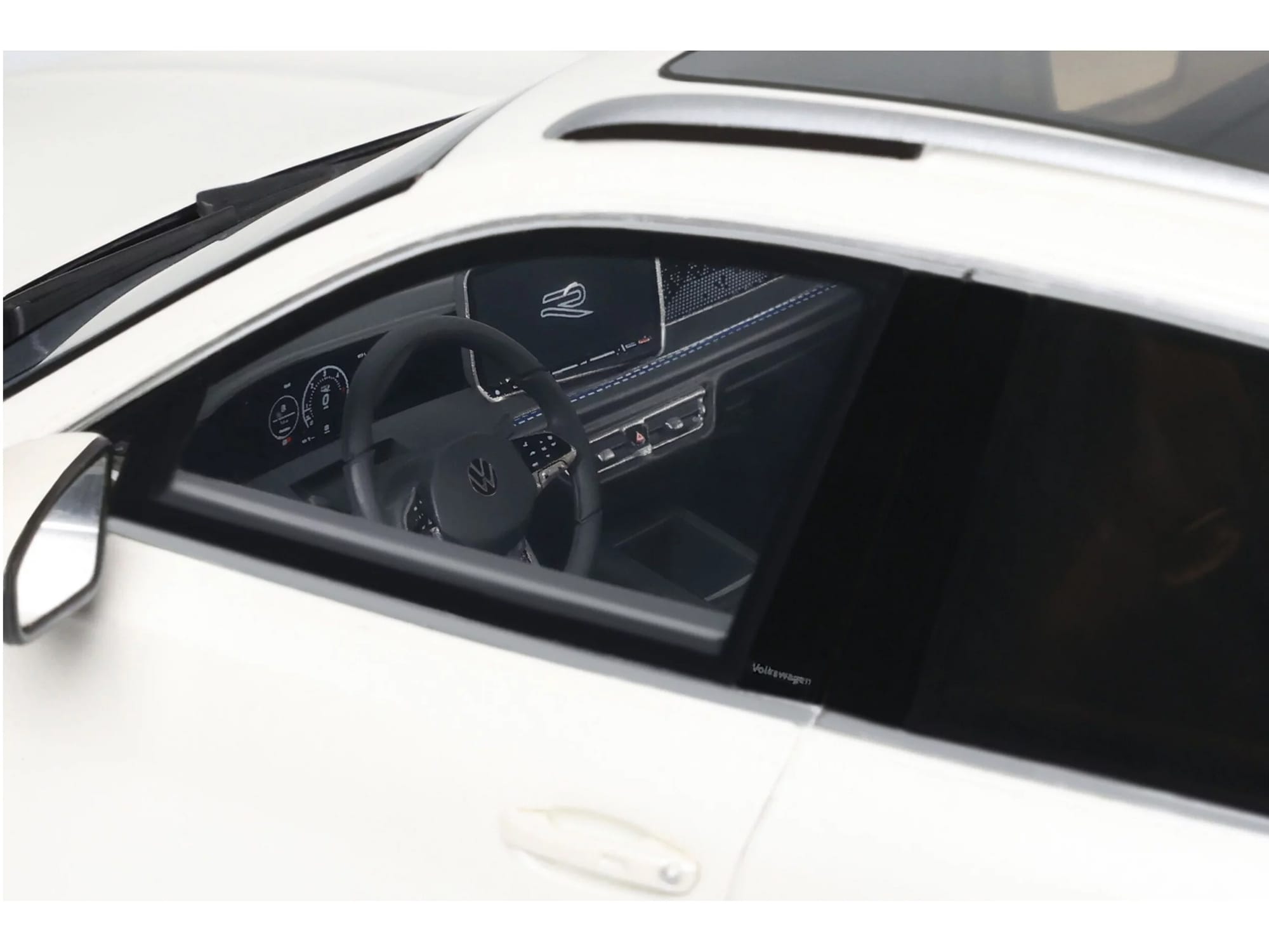 2024 Volkswagen Tiguan E Tsi R-Line Oryx White Pearl Limited Edition to 999 pieces Worldwide 1/18 Model Car by Otto Mobile - Image 2