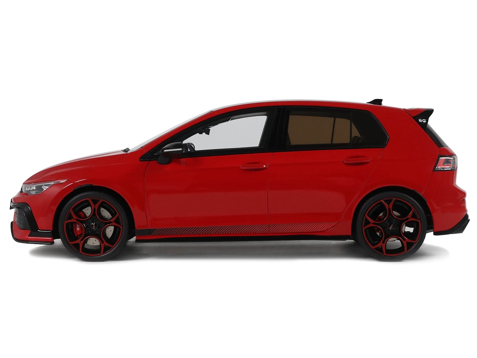 2024 Volkswagen Golf Mk.8 GTi 50th Edition Tornado Red Limited Edition to 999 pieces Worldwide 1/18 Model Car by Otto Mobile - Image 4