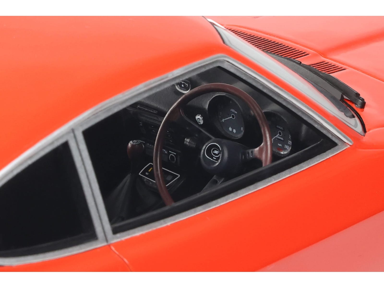 1972 Nissan Fairlady 240ZG RHD (Right Hand Drive) Grand Prix Red Limited Edition to 3000 pieces Worldwide 1/18 Model Car by Otto Mobile - Image 4