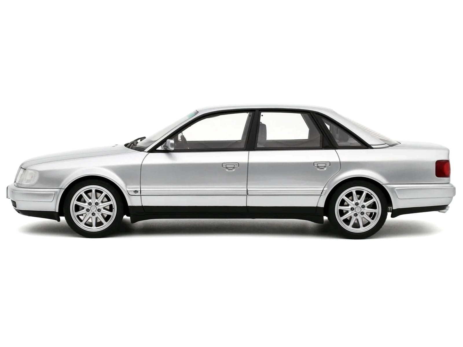 Audi S4 (C4) 4.2 V8 Crystal Silver Metallic Limited Edition to 2000 pieces Worldwide 1/18 Model Car by Otto Mobile - Image 4