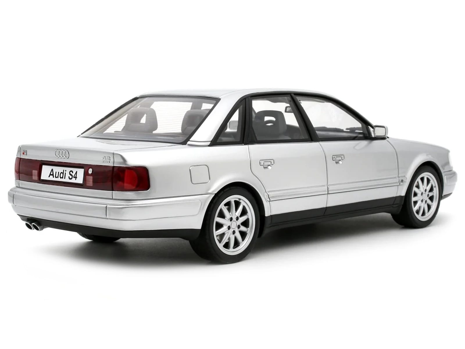 Audi S4 (C4) 4.2 V8 Crystal Silver Metallic Limited Edition to 2000 pieces Worldwide 1/18 Model Car by Otto Mobile - Image 5