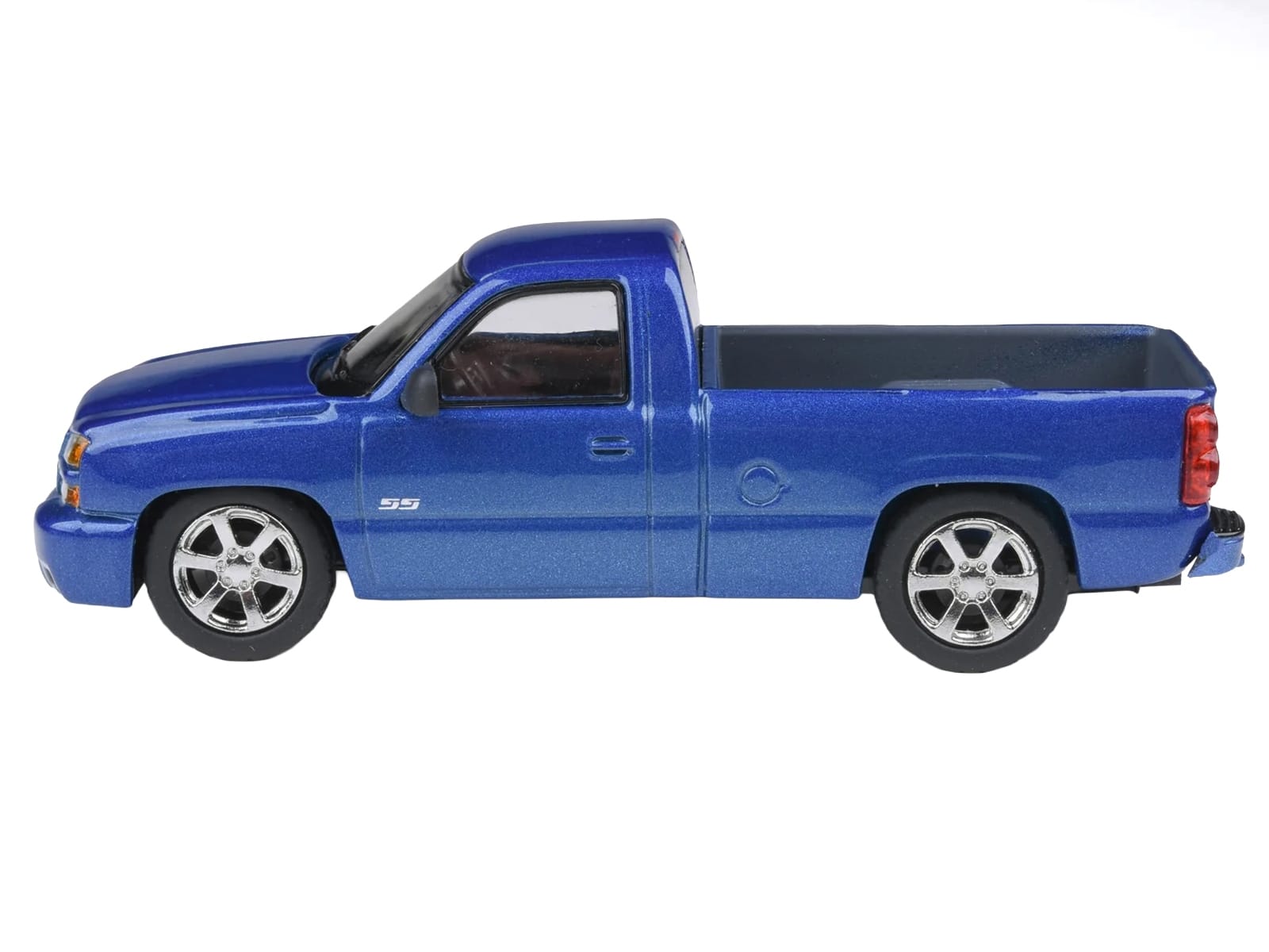 2006 Chevrolet Silverado 'Cateye' Pickup Truck Ming Blue Metallic 1/64 Diecast Model Car by Paragon Models - Image 2