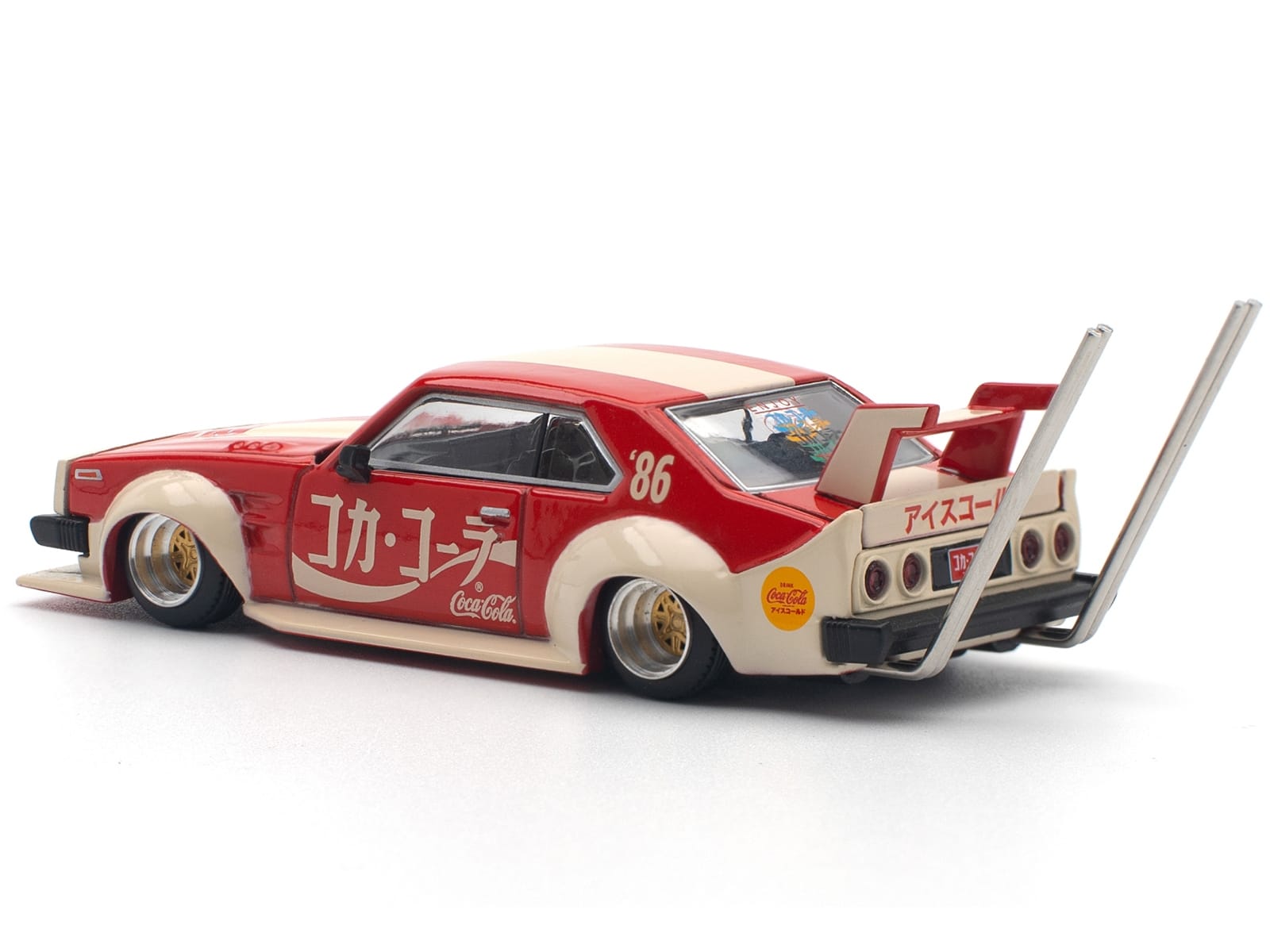 Skyline GT-R V8 Drift "Hakosuka" RHD (Right Hand Drive) "Coca-Cola (Japan)" Red and Cream 1/64 Diecast Model Car by Pop Race - Image 4