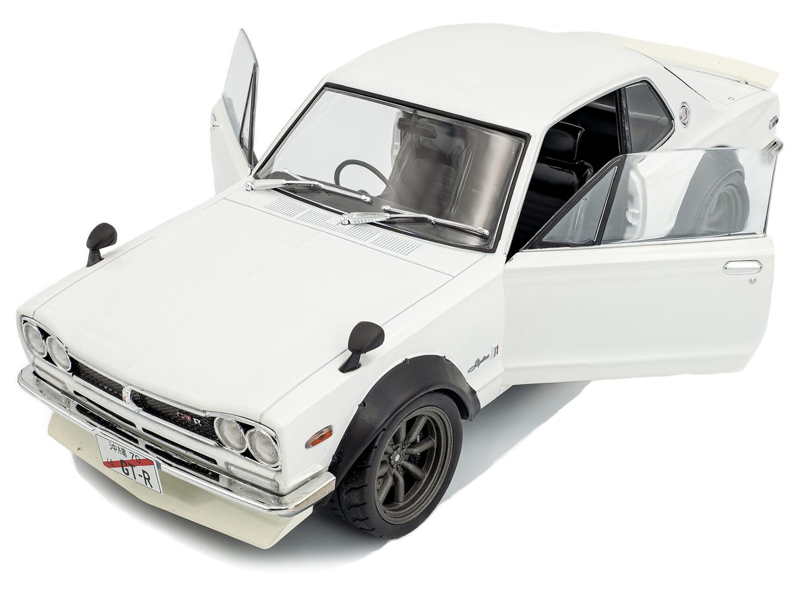 1970 Nissan Skyline (C10) Hakosuka RHD (Right Hand Drive) White 1/18 Diecast Model Car by Solido - Image 2