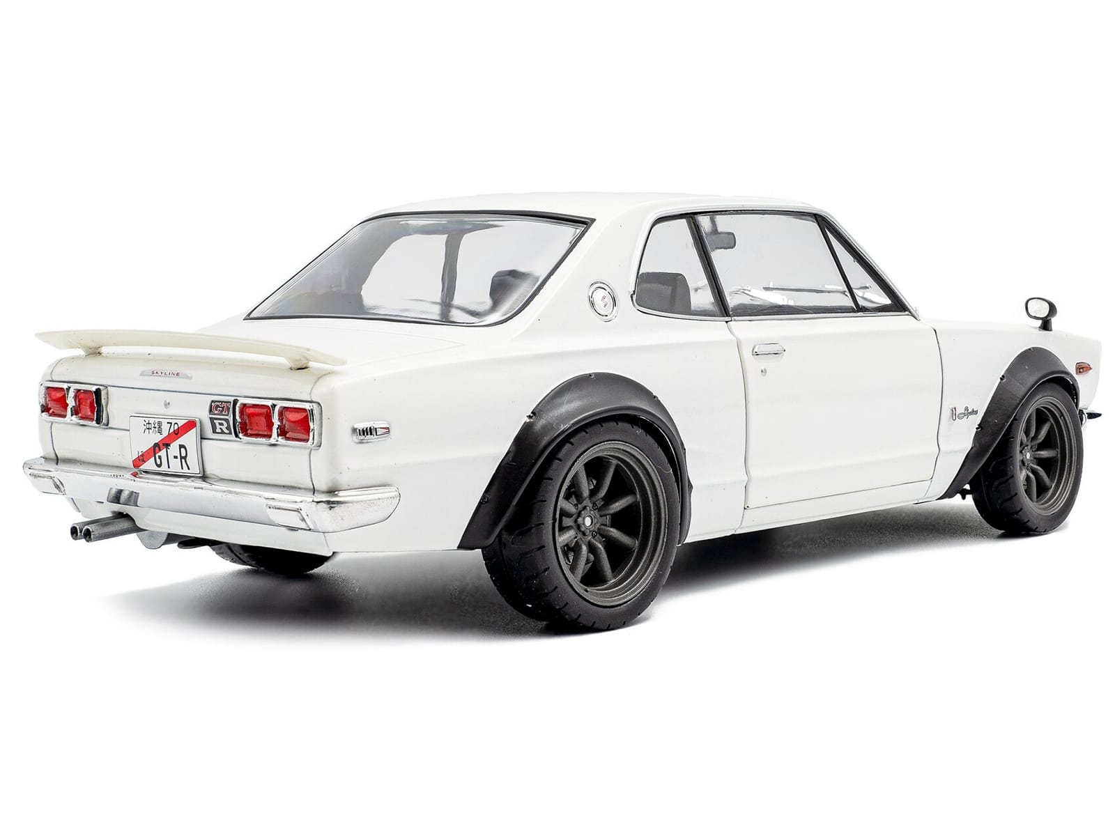 1970 Nissan Skyline (C10) Hakosuka RHD (Right Hand Drive) White 1/18 Diecast Model Car by Solido - Image 4