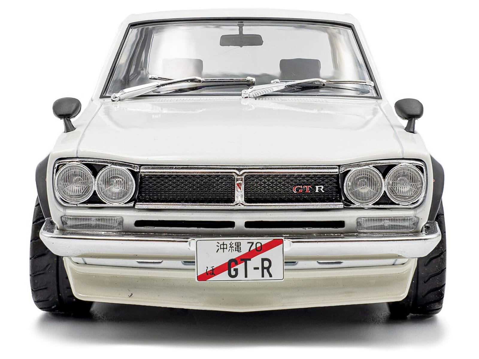 1970 Nissan Skyline (C10) Hakosuka RHD (Right Hand Drive) White 1/18 Diecast Model Car by Solido - Image 5