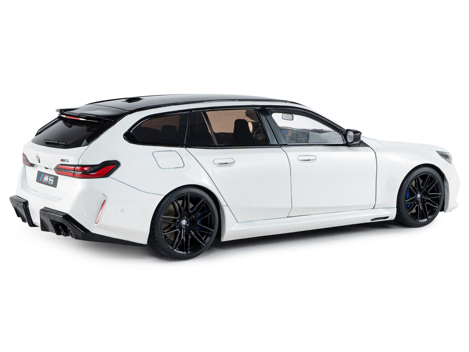 2025 BMW M5 Touring Alpine White with Black Top 1/18 Diecast Model Car by Solido - Image 5