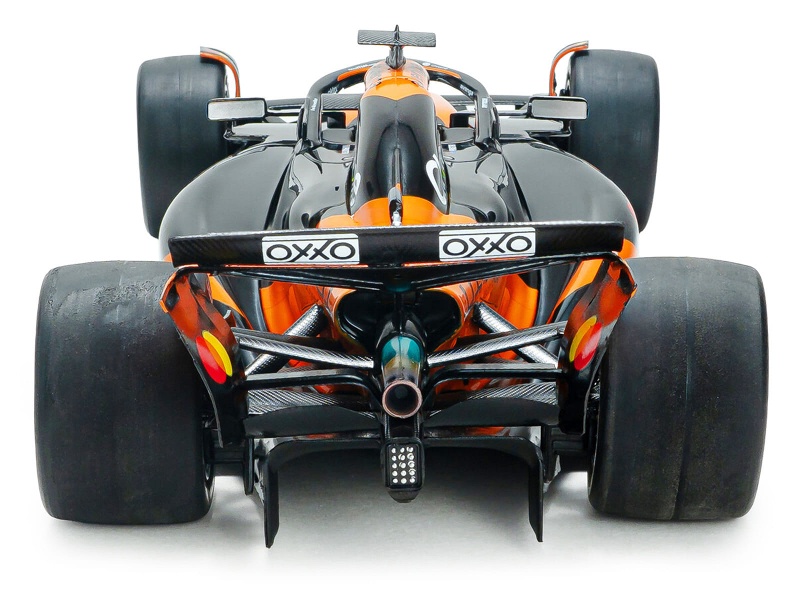 McLaren MCL39 #81 Oscar Piastri "OKX" Winner Formula One F1 "Chinese GP" (2025) "Competition" Series 1/18 Diecast Model Car by Solido - Image 5