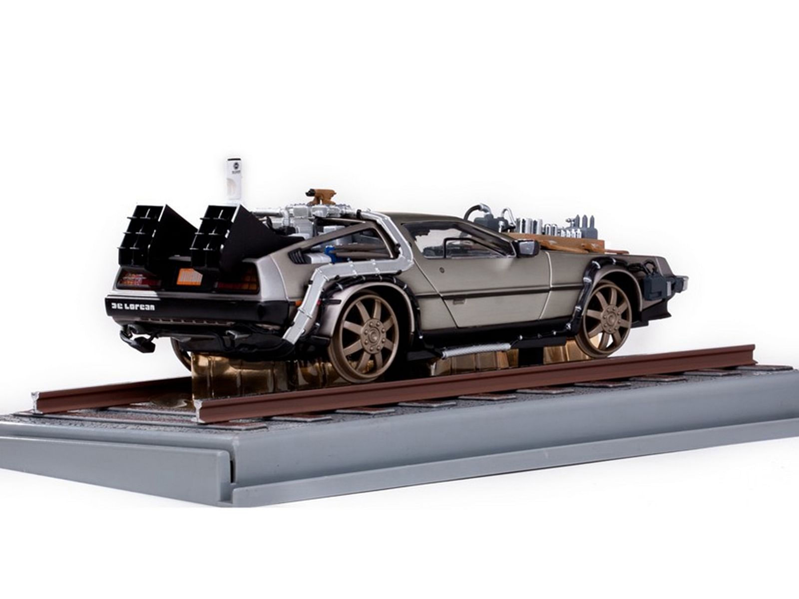 DMC DeLorean Time Machine Stainless Steel “Railroad Version” “Back to the Future: Part III” (1990) Movie 1/18 Diecast Model Car by Sun Star