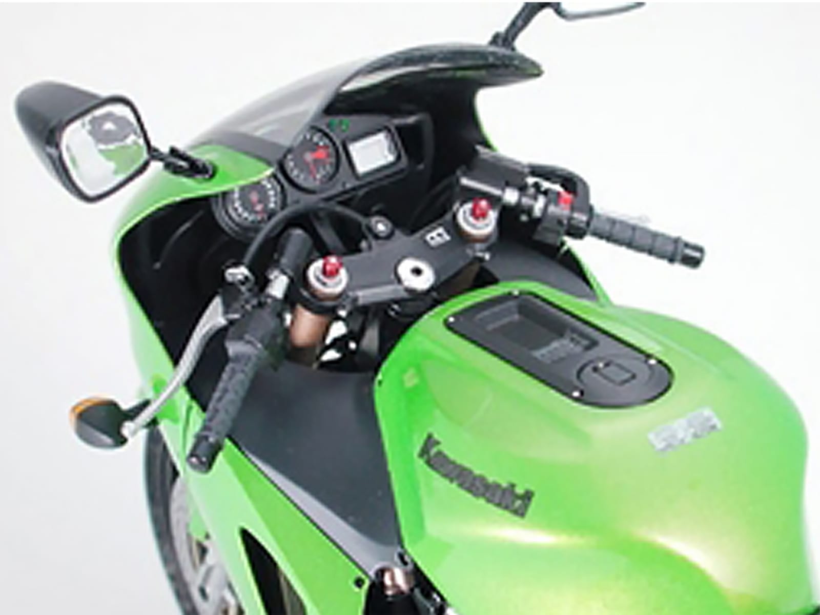 Model Kit Kawasaki Ninja ZX-12R Motorcycle 1/12 Scale Model by Tamiya - Image 4