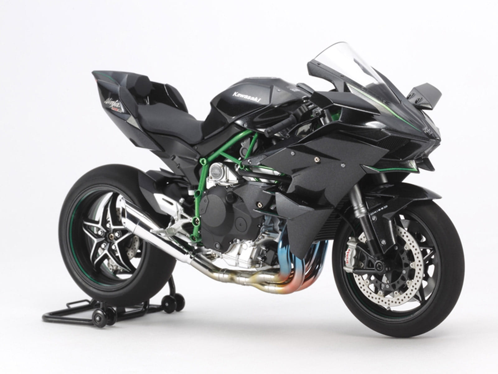 Model Kit Kawasaki Ninja H2R Motorcycle 1/12 Scale Model by Tamiya - Image 3