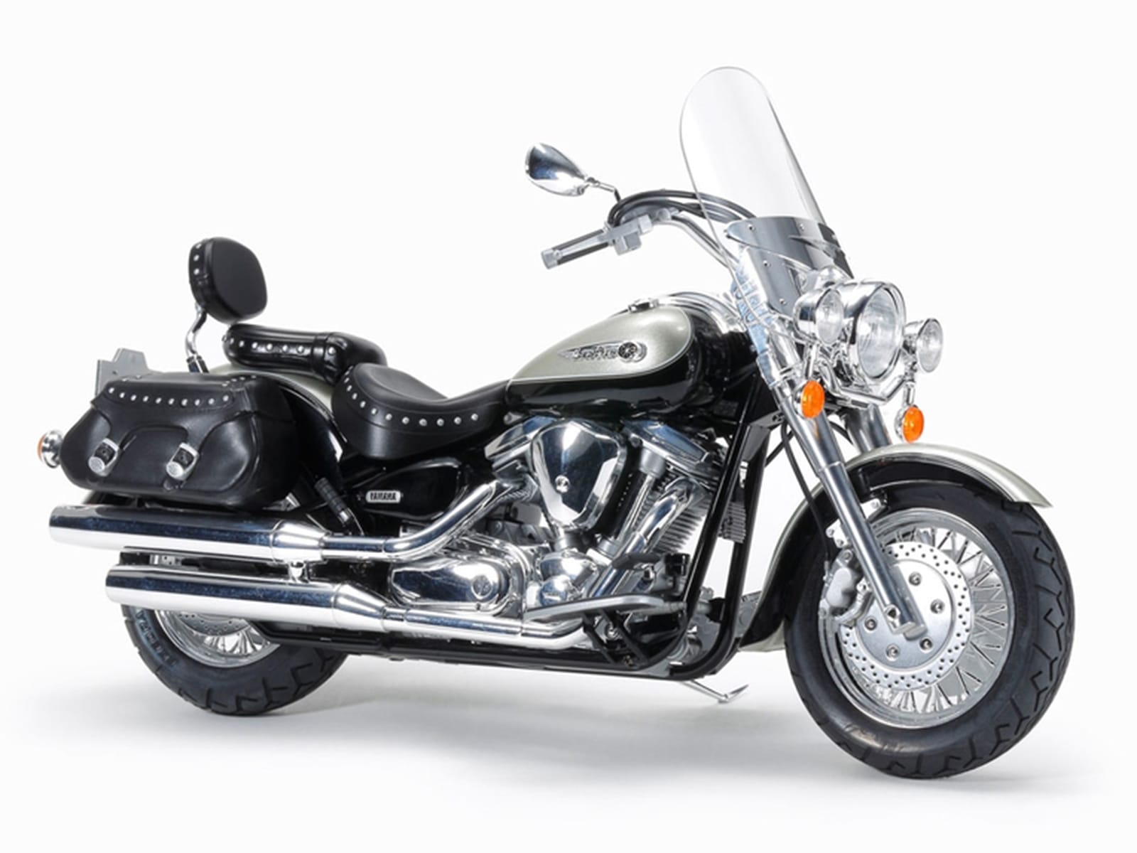 Model Kit Yamaha XV1600 RoadStar Custom Motorcycle 1/12 Scale Model by Tamiya - Image 2