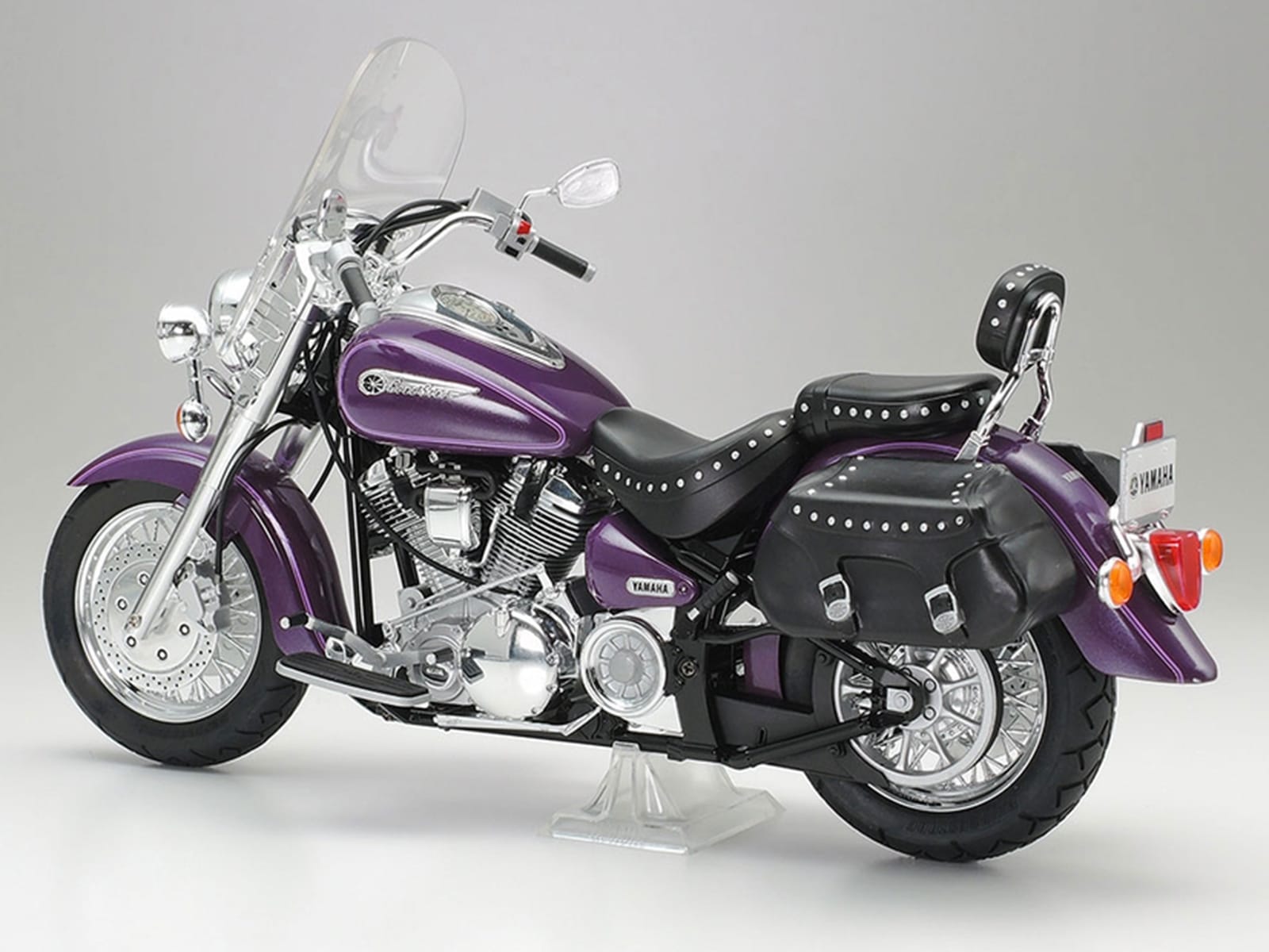 Model Kit Yamaha XV1600 RoadStar Custom Motorcycle 1/12 Scale Model by Tamiya - Image 4