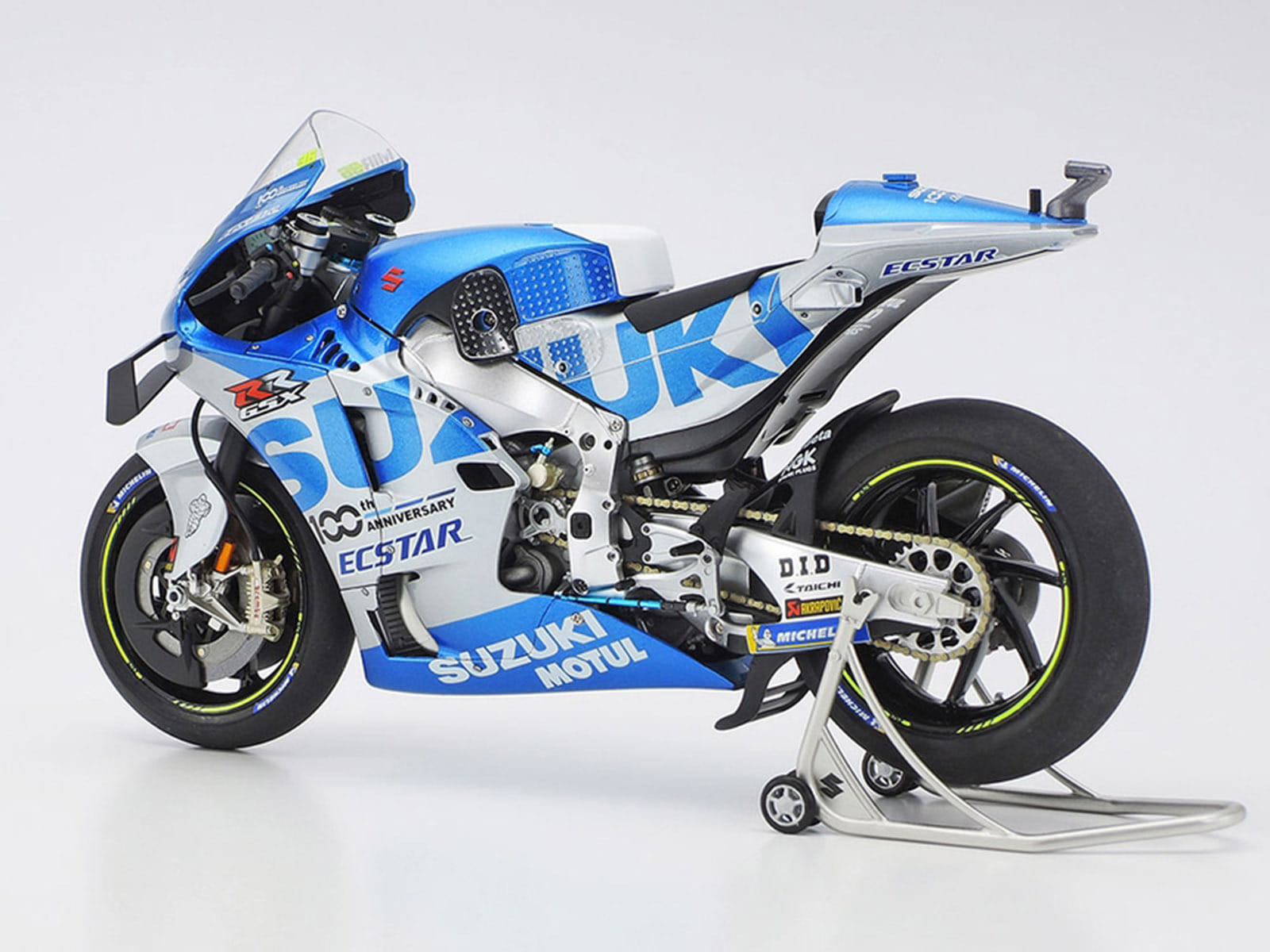 Model Kit Suzuki GSX-RR "Team Suzuki Ecstar" (2020) Motorcycle 1/12 Scale Model by Tamiya - Image 3