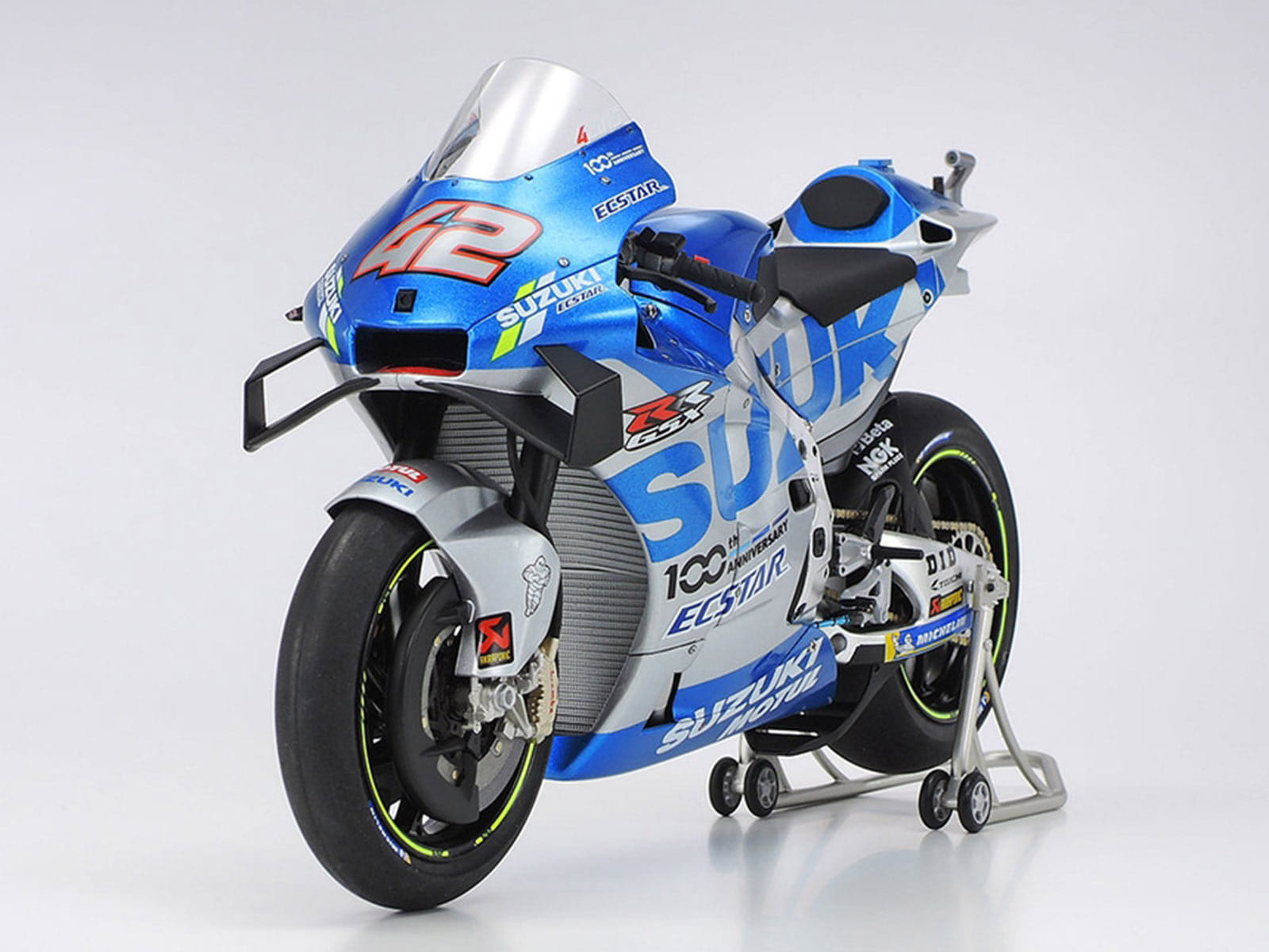 Model Kit Suzuki GSX-RR "Team Suzuki Ecstar" (2020) Motorcycle 1/12 Scale Model by Tamiya - Image 4