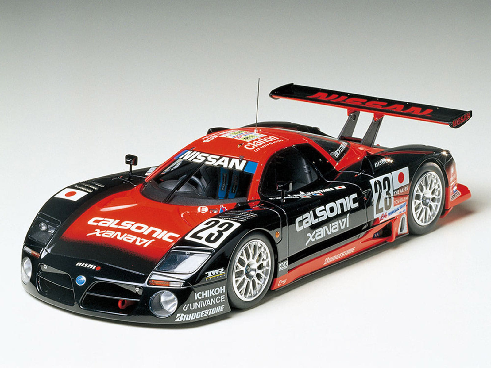 Model Kit Nissan R390 GT1 "24 Hours of Le Mans" (1997) 1/24 Scale Model by Tamiya - Image 2