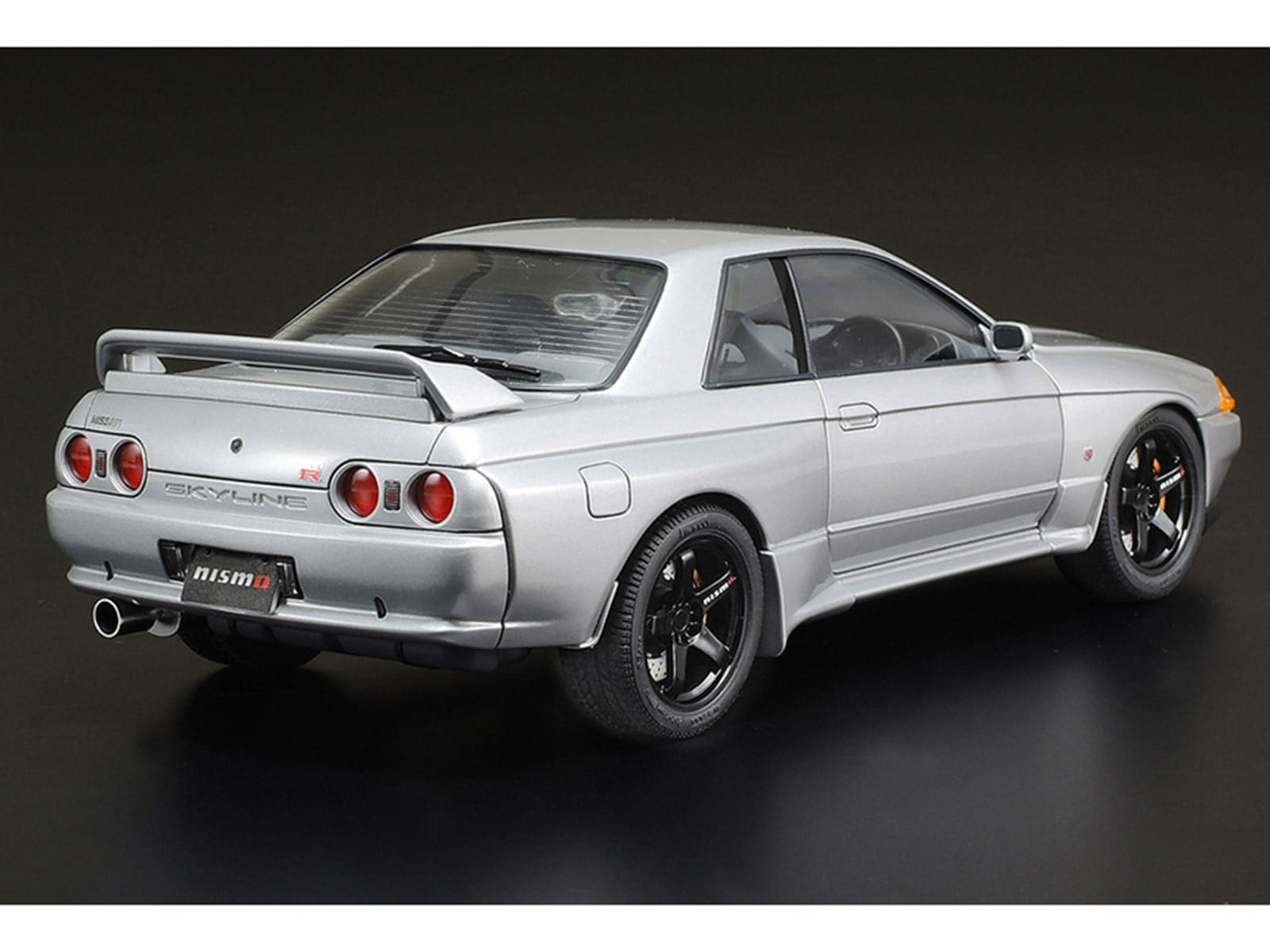 Model Kit Nissan Skyline GT-R (R32) Nismo-Custom 1/24 Scale Model by Tamiya - Image 4