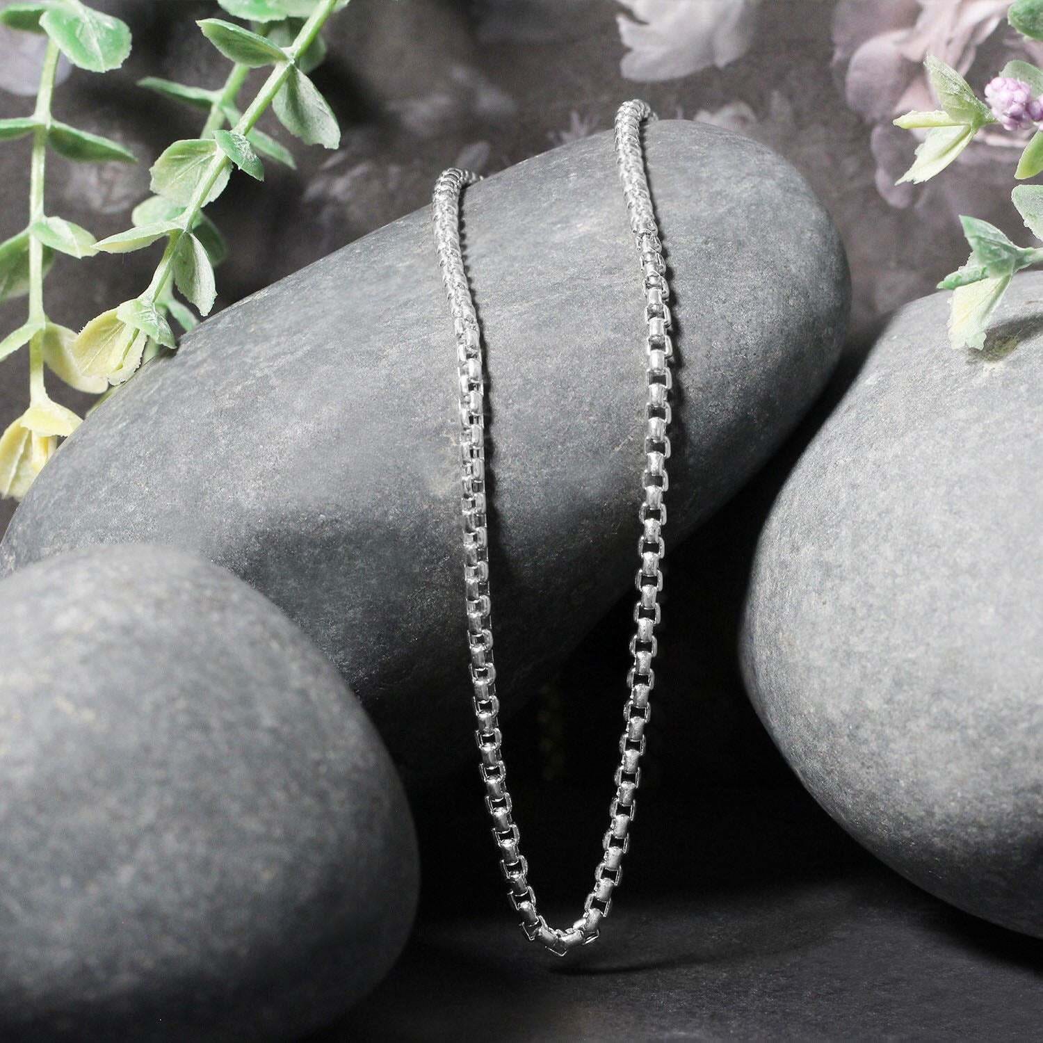 14k White Gold Round Box Chain (2.5 mm) - Image 2