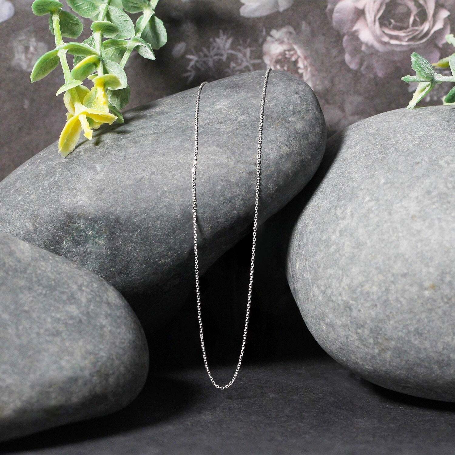 14k White Gold Diamond Cut Cable Link Chain (0.68 mm) - Image 3