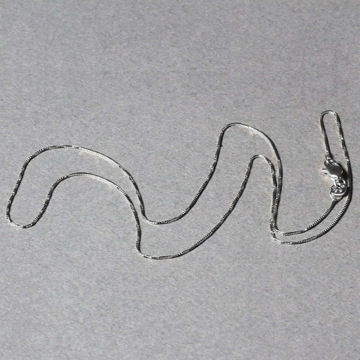 18k White Gold Box Chain 0.6mm (0.60 mm) - Image 3