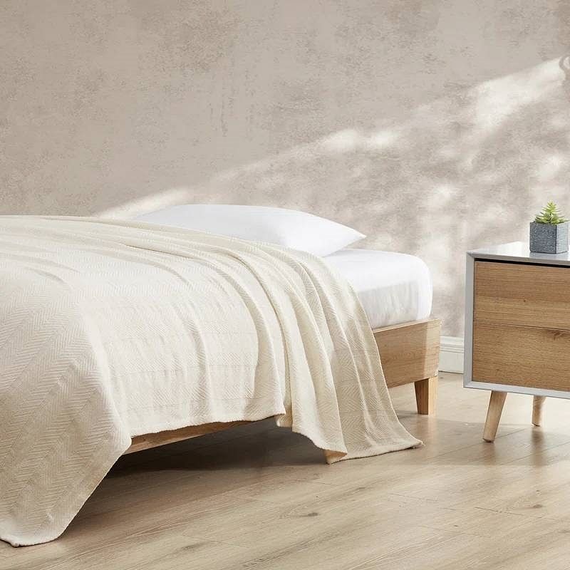Full/Queen Cream Bone Lightweight 100-Percent Cotton Blanket – Machine Washable