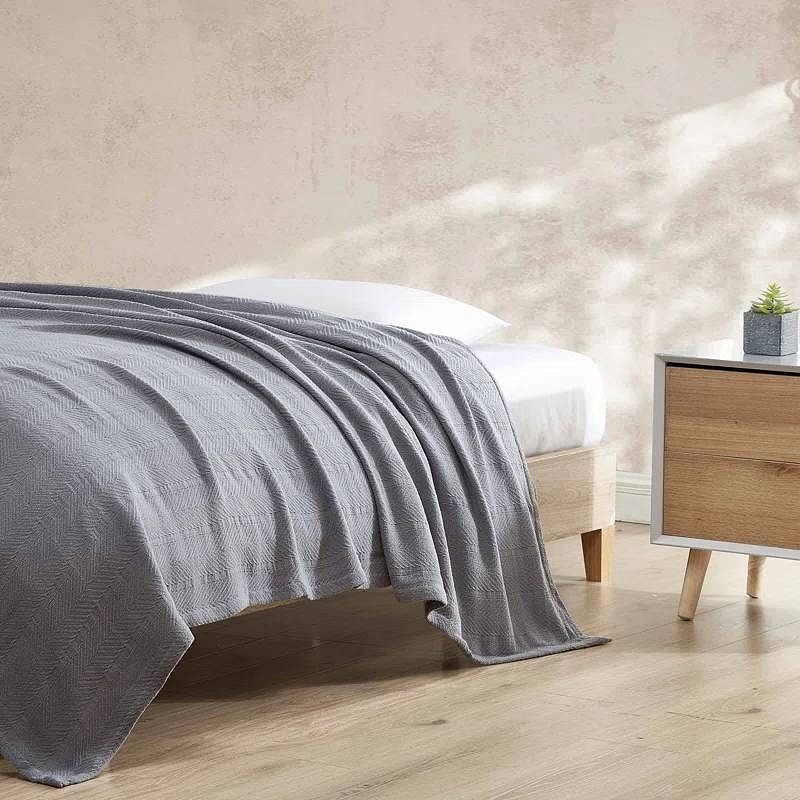 King size Cozy Lightweight Grey 100-Percent Cotton Blanket – Machine Washable