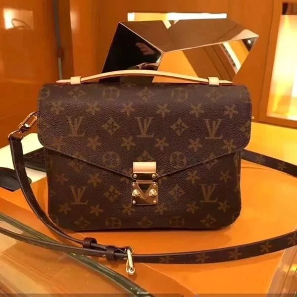 Color: 9930 Men Embossed black - 2025 10A Designer S Lock messenger bag Men Women Classic Shoulder Bag Fashion Luxury Brand crossbody Wallet Vintage leather Handbag Purses 11189094