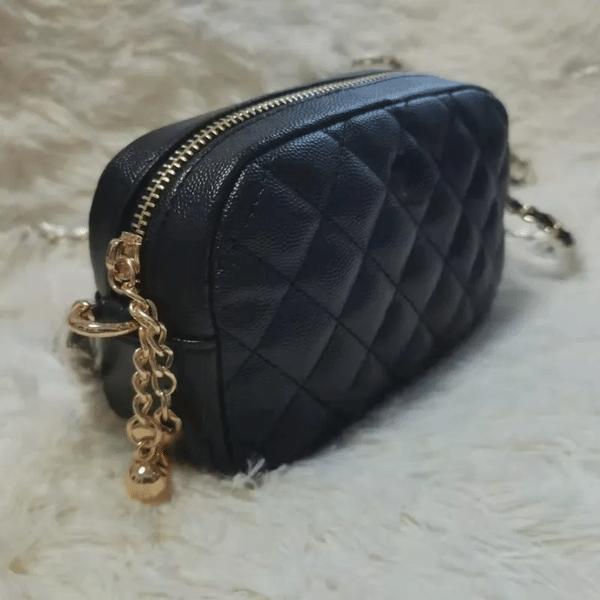 2C Diamond lattice women's crossbody makeup bag metal chain carrier with gold hardware zipper decoration VIP gift