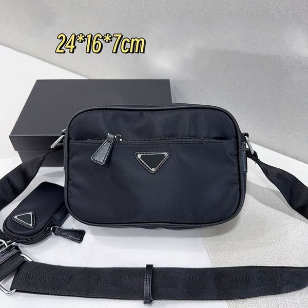Fannypack Designer Nylon Bumbag Vintage Waist Women Mens Crossbody Bags Message Shoulder Strap Brand Chest Camera Bag Purse Wallet Fashion Backpack